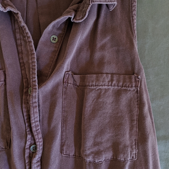 Maroon Button Down Tank - Picture 3 of 3